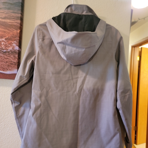 Women's Stylish Gray Ski Jacket - Picture 4 of 6